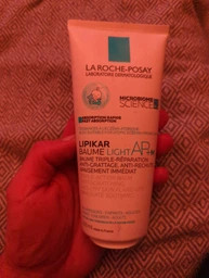 Липидовосстанавливающий легкий бальзам La Roche-Posay Lipikar Light AP+M, для ухода за сухой, очень сухой и склонной к атопии кожей лица и тела младенцев, детей и взрослых 200 мл (3337875930307) фото от покупателей 2