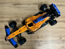 Конструктор LEGO Technic Гоночный автомобиль McLaren Formula 1 1434 детали (42141) фото от покупателей 8