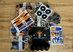 Конструктор LEGO Technic Гоночный автомобиль McLaren Formula 1 1434 детали (42141) фото от покупателей 13