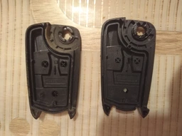 Корпус выкидного ключа Opel Vectra Astra Omega Insignia Zafira Crossland X Campo Vivaro AdlerKey (87-64) на 2 кнопки (лезвие HU101 две черные кнопки под чип 7946/7941) фото от покупателей 5