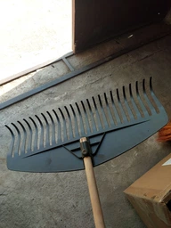Граблі для листя великі Solid (L) Fiskars 135014 (1014915)