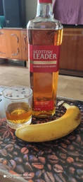 Виски Scottish Leader 3 года выдержки 0.7 л 40% + 2 бокала (4820196540069)