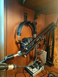 Тримач для навушників New Bee NB-Z11 Silver