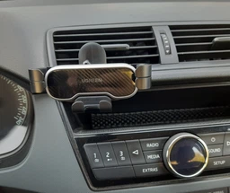 Автотримач Ugreen LP228 Gravity Car Phone Holder Black (80539) фото від покупців 3