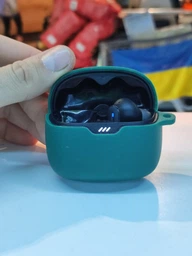 Силиконовый чехол для JBL Tune Beam TWS черный (чехол + карабин) фото от покупателей 5