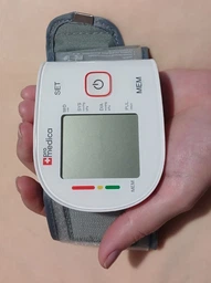 Тонометр Promedica Bangle автоматический на запястье гарантия 10 лет фото от покупателей 8