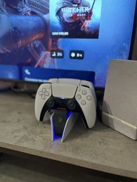 Зарядка для джойстика PlayStation 5 Honcam зарядная Док Станция для геймпада PS5 DualSense на 2 геймпада с подсветкой Белая фото от покупателей 17