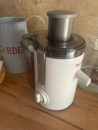 Соковыжималка центробежная TEFAL FRUTELIA+ ZE370138 фото от покупателей 13