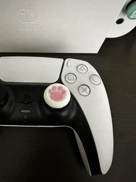 Силиконовые накладки на стики Лапки (White/Blue) для геймпадов Sony DualShock PS4 / DualSense PS5 / Xbox Series|One (2шт.) [408053943] фото от покупателей 15