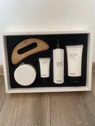 Подарочный набор шелкового ухода за телом с деревянным скребком Hillary Perfect Silk Body Care + Gua Sha: Кремовый скраб-антистресс + Крем-гель для душа + Крем для рук и ногтей + Увлажняющий лосьон-бустер M-11-382 фото от покупателей 7