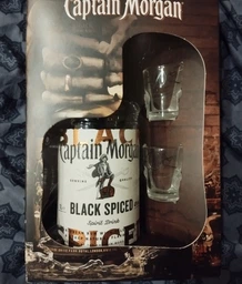 Алкогольный напиток на основе Карибского рома Captain Morgan Spiced Black 1 л 40% + 2 рюмки (4820178650991) фото от покупателей 14