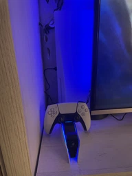 Зарядка для джойстика PlayStation 5 Honcam зарядная Док Станция для геймпада PS5 DualSense на 2 геймпада с подсветкой Белая фото от покупателей 15
