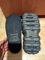 Детские шлепанцы для мальчика Crocs 208185-001 33-34 (J2) Черные (196265306466) фото от покупателей 1