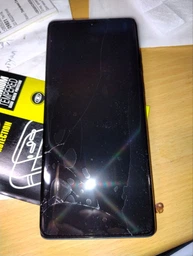 Защитное стекло для Motorola Edge 50 Fusion / проклейка по всей плоскости экрана фото от покупателей 2