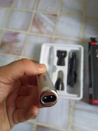 Триммер Geemy Gm-3107 предназначен для удаления волос из носа и ушей, а также для окантовки и подстригания бровей.