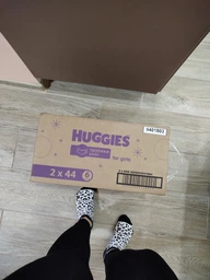 Підгузки Huggies Little Movers Pants 6 (15-25 кг) для дівчаток 88 шт (5029054568217) фото від покупців 1