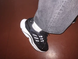 Мужские кроссовки adidas Originals Ozmillen ID5830 46 (11UK) Зеленые (4066759237513)