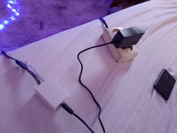 Світлодіодна rgb led стрічка SMD 3528 на самоклеючі основі 12v з пультом і блоком живлення багатокольорова гнучка вологостійка діодная гірлянда для підсвічування комплект 5 метрів