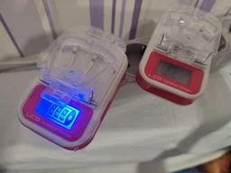 Універсальний зарядний пристрій жабка з LCD дисплеєм та USB Frog Red