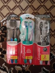 Зубная щетка Colgate Max White Charcoal черная отбеливающая мягкая 2 шт (8718951382602)