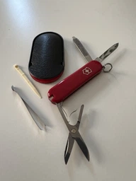 Швейцарский нож Victorinox Classic-SD Pink (0.6223.51)