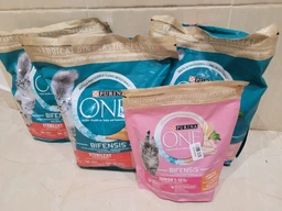 Сухий корм Purina One Junior для кошенят з куркою 450 г. (8445290071972) фото від покупців 2