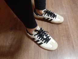 Женские кеды кожаные низкие Adidas Samba Og W ID0478 39.5 (6UK) 24.5 см Samba Og W Crewht/Cblack/Sanstr (4066765863263) фото от покупателей 8