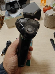 Мужская аккумуляторная электробритва VGR V-310 для влажного и сухого бритья с тремя плавающими головками IPX7 фото от покупателей 8