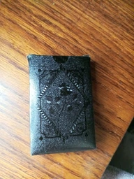 Карты игральные Pocker пластиковые черно-золотые, износостойкие водонепроницаемые с высокой гибкостью и прочностью фото от покупателей 3
