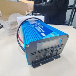 Інвертор 12В 220В 3000 Вт Power Inverter Wimpex з чистою синусоїдою, автомобільний перетворювач напруги з USB виходом та 2 кулерами охолодження для насосів, котлів, ноутбуків, аудіо- та відеотехніки Синій, WX-3010