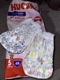 Трусики-Підгузки Huggies Pants 5 Jumbo 12-17 кг для дівчаток 34 шт. (5029053564272) фото від покупців 1