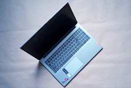 Ноутбук Lenovo IdeaPad 1 15AMN7 (82VG00RHRA) Cloud Grey / 15.6" IPS / AMD Ryzen 3 7320U / RAM 16 ГБ / SSD 512 ГБ фото від покупців 7