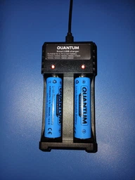 Зарядное устройство Quantum QM-BC2020 для Li-ion 3.7 V акум. 2-slot (USB) (0751784842392)