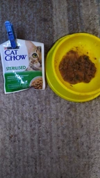 Упаковка влажного корма для взрослых стерилизованных кошек Purina Cat Chow Sterilised с ягненком и зеленой фасолью 85 г х 26 шт