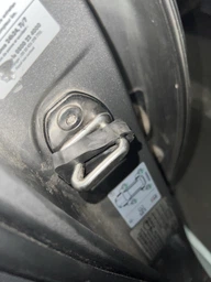 Упор (демпфер накладка) замка дверей Volkswagen Passat B8 (4 двері) 4e4837763 Литі