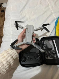 Квадрокоптер E99 Max дитячий дрон з 720p Wifi FPV камерою, 3 акумулятори + коробка + кейс, до 150 м. до 20 хв. польоту фото від покупців 1