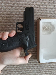 Пистолет металлический стреляет пластиковыми пулями SIG Sauer P226 игровой фото от покупателей 1