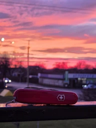 Ніж Victorinox Hiker Red (1.4613)