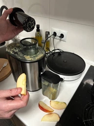 Соковыжималка центробежная RZTK Juice 900W фото от покупателей 6
