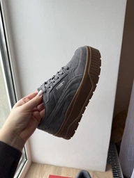 Женские кеды кожаные низкие Puma Karmen II Idol SD 39746205 40.5 (7UK) 26 см Puma Black-Puma Black-Puma Gold (4067979638289) фото от покупателей 9