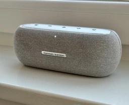 Акустическая система портативная Harman-Kardon серии Luna Grey (HKLUNAGREYEU), двухполосная, 40 Вт (1х25+1х15), 60 Гц-20 кГц, 4800 мАч, 12 часов автономн. работы, Bluetooth 5.3, USB Type C, IP67, серый фото от покупателей 1