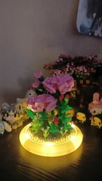 Конструктор букет квітів світильник нічник Квіти в колбі Гвоздика Carnation з підсвіткою Led 770 міні-деталей на батарейках фото от покупателей 1
