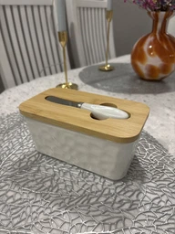 Масленка керамическая с бамбуковой крышкой и нержавеющим ножом в комплекте емкость для сливочного масла Kayfovo SK - 11 фото от покупателей 4