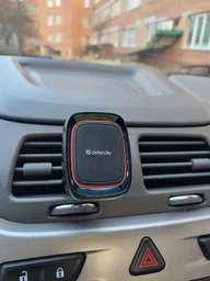 Автодержатель для телефона Defender CH-129 Magnet Black-Red (4714033291309)