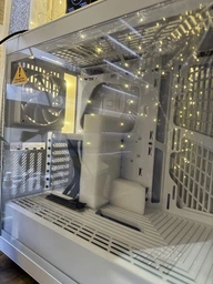 Корпус Hyte Y40 Black (CS-HYTE-Y40-B) фото от покупателей 3