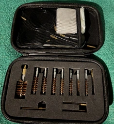 Набор для чистки оружия ClefersTac 022 в чехле - АК74, M16, M4, AR15, cal 22(5.6)+223(5,56)+5,45 (50230763)