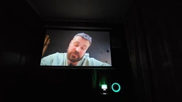 Elite Screens настенный с механизмом возврата 92" (16:9) 203.7 х 114.6 (M92XWH) White Case