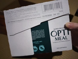Упаковка вологого корму для дорослих кішок Optimeal зі смаком телятини в журавлинному соусі 85 г 12 шт фото від покупців 8