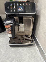 Кофемашина PHILIPS Series 5500 LatteGo EP5547/90 фото от покупателей 10