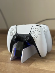 Зарядка для геймпада ps5 бездротова зарядна станція пристрій для 2-х джойстиків DualSense MRP0501 фото від покупців 1